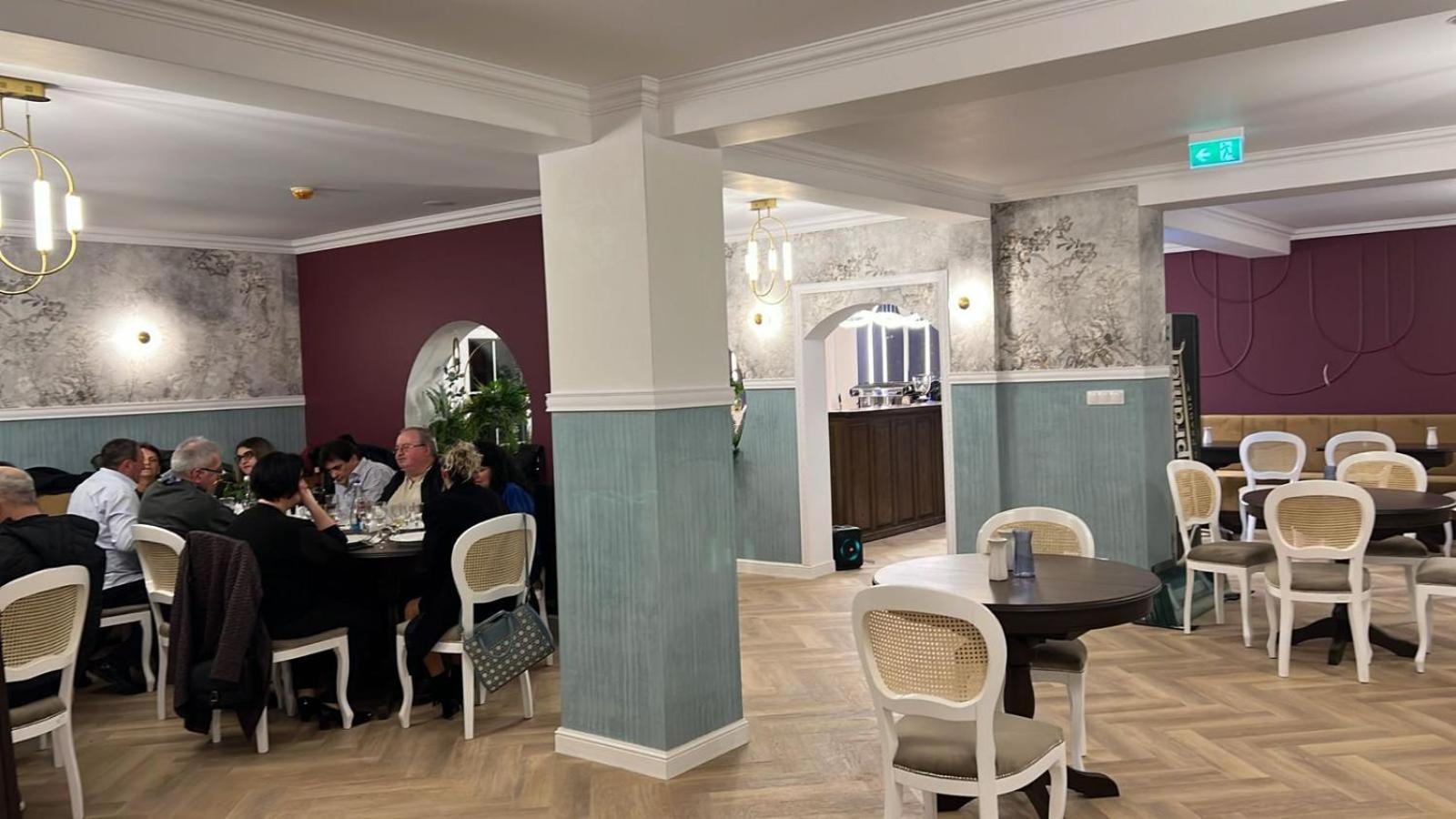 Отель Colina Restaurant & Events Бистрица Экстерьер фото