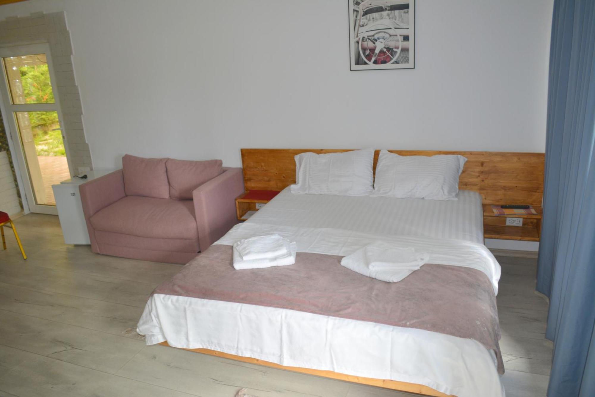 Отель Colina Restaurant & Events Бистрица Экстерьер фото