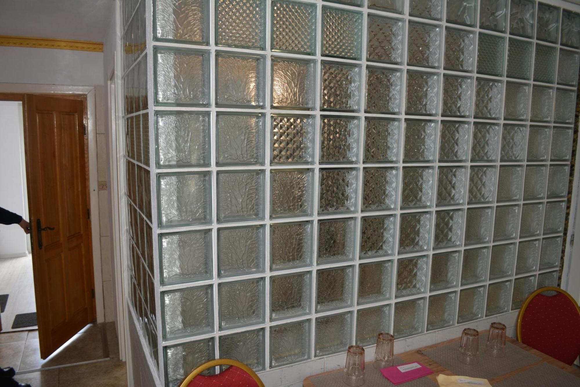 Отель Colina Restaurant & Events Бистрица Экстерьер фото